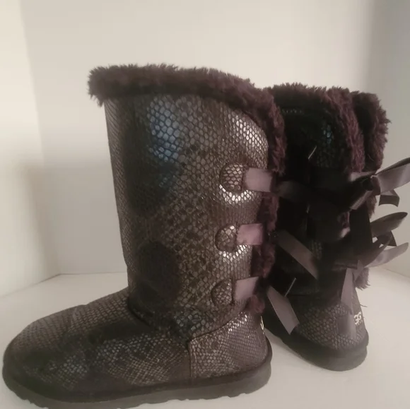 UGG Australia Snake Skin Pattern Bows Boots - Picture 6 of 14